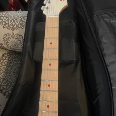 Squier Hello Kitty Stratocaster 2024 - 2025 - White image 5