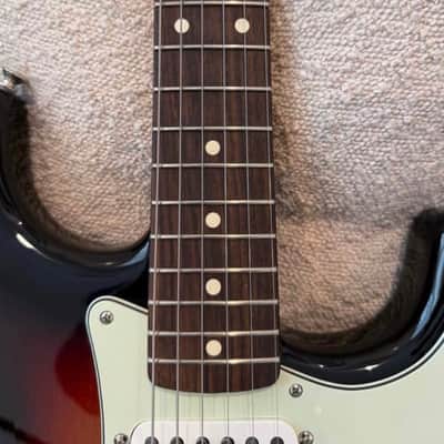 Fender Vintera II '60s Stratocaster with Rosewood Fretboard 2023 - Present 3-Color Sunburst image 5