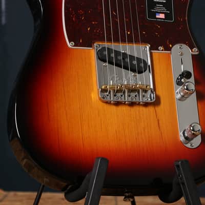 Fender American Professional II Telecaster Rosewood Fingerboard 3-Color Sunburst (serial- 0918) image 2