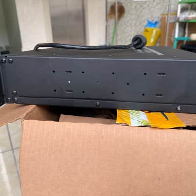 QSC PL380 PowerLight 3 – Professional Power Amplifier, worldwide shipping image 9