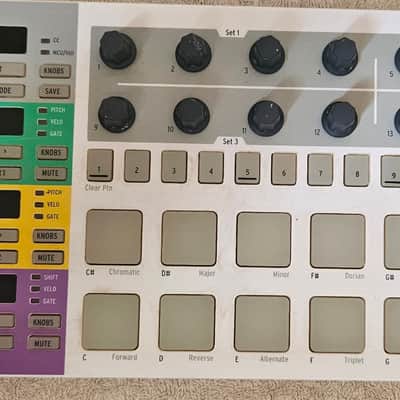 Arturia BeatStep Pro MIDI Controller 2017 - Present - White