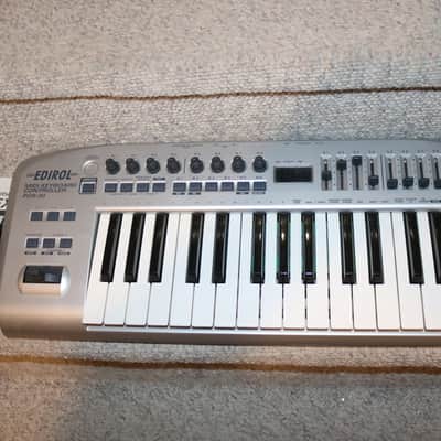 Casio WK-110 76 Key Portable Keyboard | Reverb Canada