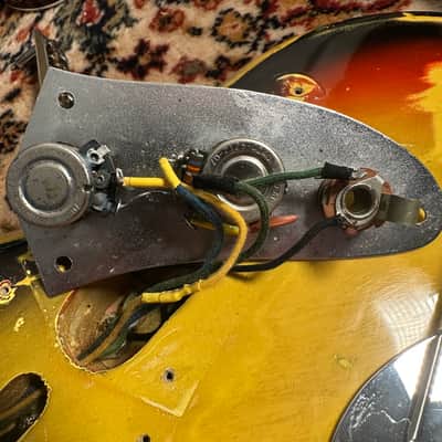 Fender Jaguar with Rosewood Fretboard 1966 - 1969 - Sunburst image 24