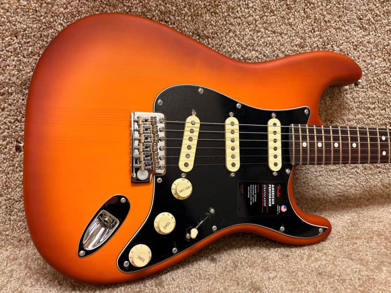 Fender Limited Edition American Performer Timber Stratocaster Honey Burst w/ Gig Bag image 1