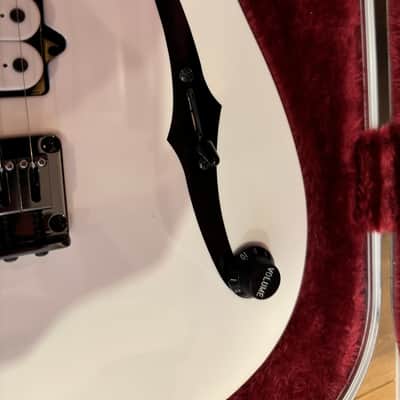 Ibanez PGM301-WH 2008 Paul Gilbert Signature with Maple / Walnut Neck 2005 - 2008 - White image 8