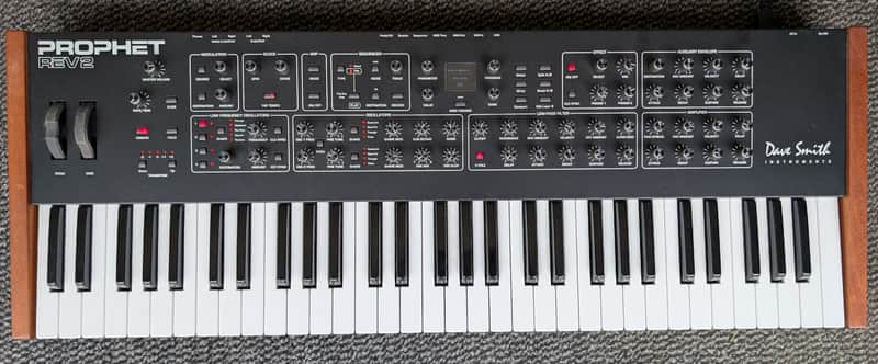 Dave Smith Instruments Prophet Rev2 61-Key 8-Voice Polyphonic Synthesizer
