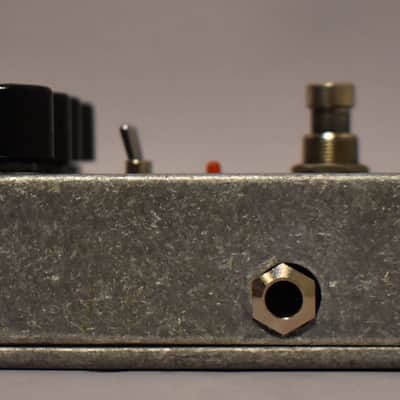 Electro-Harmonix Memory Boy Analog Delay Effect Pedal image 5
