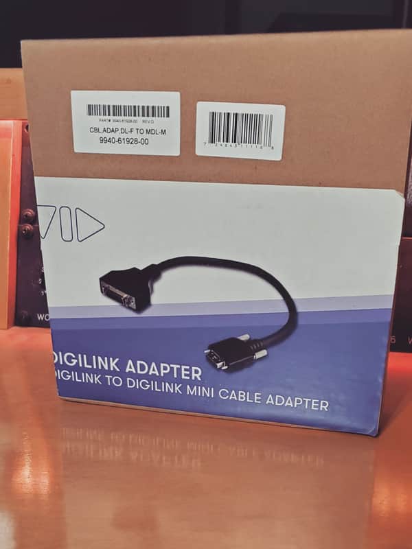 Avid Adapter: DigiLink (F) to Mini-DigiLink (M) image 1