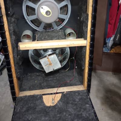 Kustom 2 x 15 Cabinet- Black Tuck n Roll image 16