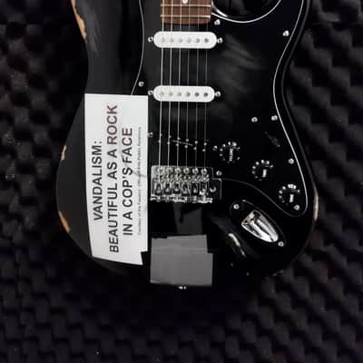 Kurt Cobain "Vandalism" Stratocaster Replica image 3