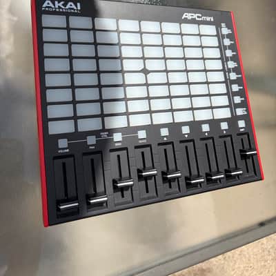 Akai APC Mini MKII MIDI Controller 2023 - Present - Black image 3