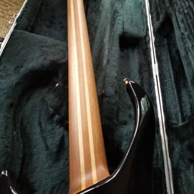 Peavey Cirrus 5 Custom Shop USA bass Guitar With Hardcase image 3