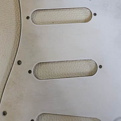 Fender Stratocaster Aged Relic 3 ply Pickguard White image 5