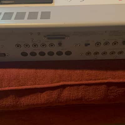 Akai MPC60 Integrated MIDI Sequencer and Drum Sampler 1988 - 1991 - Grey image 4