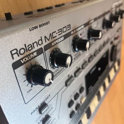 Roland MC-303 Groovebox 1990 - 1998 - Silver image 2