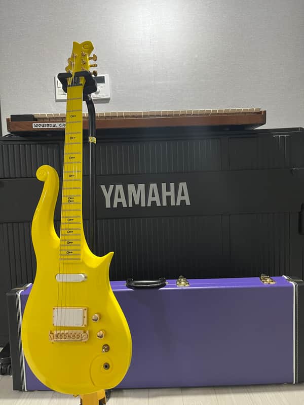 Schecter Diamond Prince Cloud Yellow Mint ! image 1