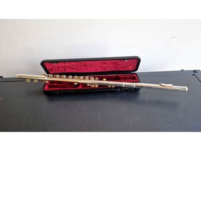 Yamaha YFL-381 - Wind Instrument - Silver - Very Good w/ Hard Case & Cleaning rod image 9