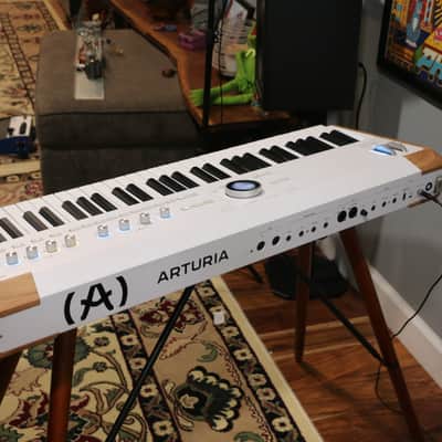 Arturia AstroLab 61-Key Stage Keyboard 2024 - Present White image 11