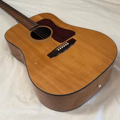 Vintage 1998 Guild D4-HG - High Gloss - (Martin D18 Killer) American Made Dreadnought Acoustic Guitar  - Made in USA - Free Pro Setup image 4