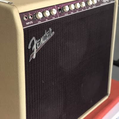 Fender Vibro-King Custom 60 Watt 3x10" Combo Tube Amplifier image 3