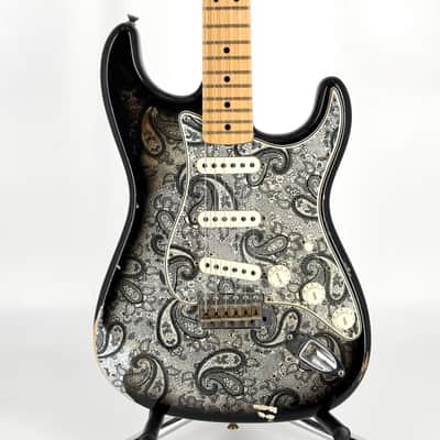 2018 Fender Custom Shop Limited Edition ’68 Stratocaster Relic - Black Paisley - Trades image 4