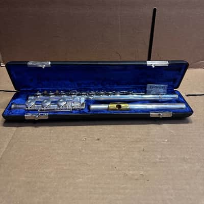 Gemeinhardt 3SB Intermediate Flute – Solid Silver – Elkhart, Indiana USA - Gold-Plated Lip Plate image 1
