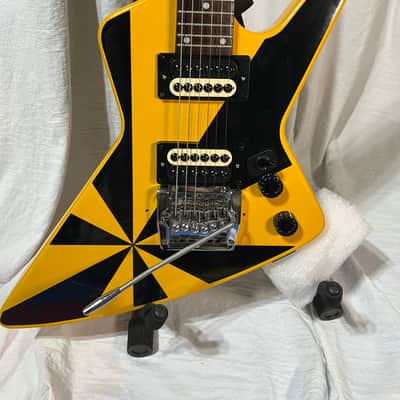 Dean Hollywood Z Early 1980s -  yellow and black image 2