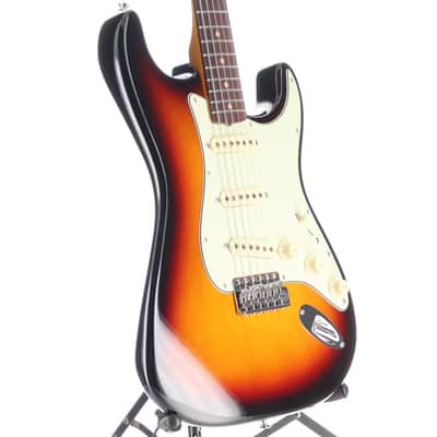 Fender Certified Pre-Owned American Vintage II 1961 Stratocaster, Rosewood Fingerboard, 3-Color Sunburst (P11) (63728) image 3