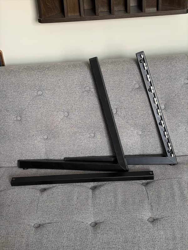 K&M 40900 19" Rack Desk Stand with Steel Rack Rails 2020s - Black image 1
