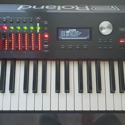Roland RD-2000 88-Key Digital Stage Piano w RP3U pedal Bild 3