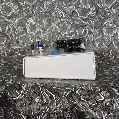 Keeley Zoma Stereo Reverb / Tremolo - Silver image 9