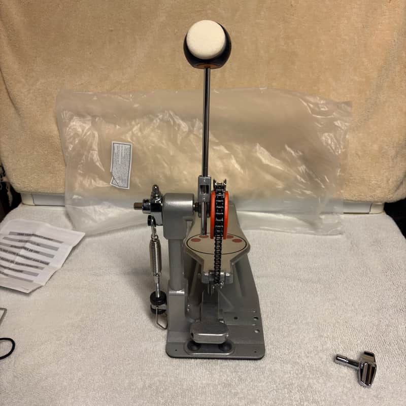 Pearl P930 Demonator Longboard Chain Drive Single Bass Drum Pedal 2010s - Chrome / Orange image 1