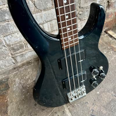 Used Washburn Force 40 Bass image 5