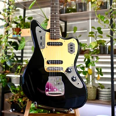 *New in Box* Fender MIJ Traditional II '60s Jaguar 2025 - Black with Gold Anodized Pickguard image 1