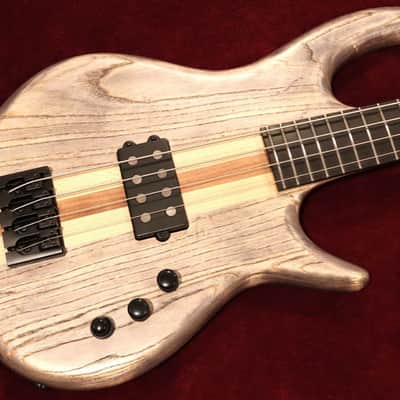 Kiesel Icon 4-String Bass Guitar w/ Soft Case LIKE-NEW image 2