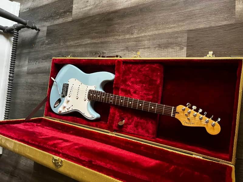 1996 Fender American Standard Stratocaster RW Fretboard Sonic Blue