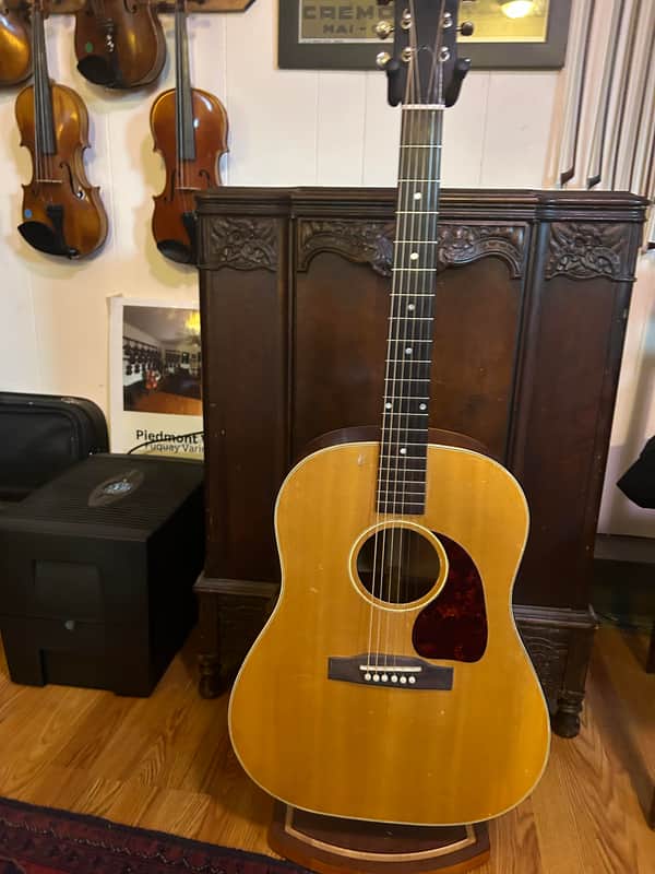 Gibson J-50 1953 - natural image 1