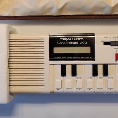Realistic Concertmate 200 (Casio VL-1 rebadge) with power adapter, box and case White image 2