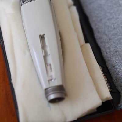 Sennheiser Sennheiser MD 421-2 – Vintage Classic Professional Microphone image 3