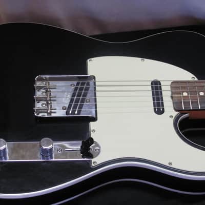 Fender Telecaster 2011 black with white binding image 1