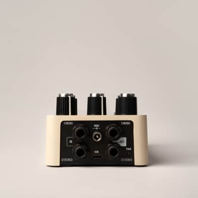 Universal Audio UAFX Astra Modulation Machine Pedal - (Refurbished/New) image 2