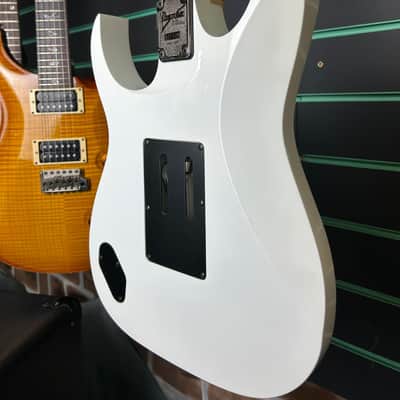 Ibanez RG550 White 2018 Electric Guitar image 13