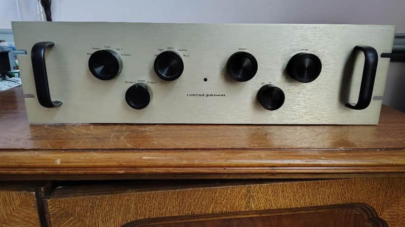 Conrad Johnson PV-1 tube preamplifier In excellent condition - 1980's image 1
