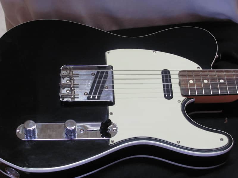 Fender Telecaster 2011 black with white binding image 1