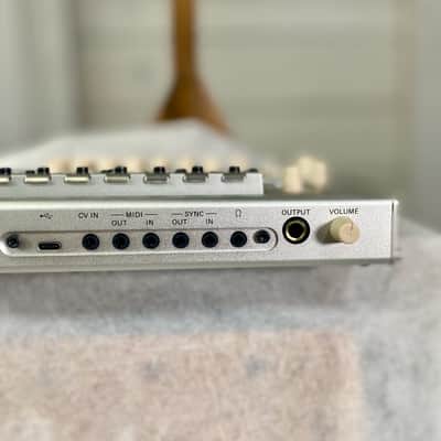 Korg Phase 8 Acoustic Synthesizer Silver image 7