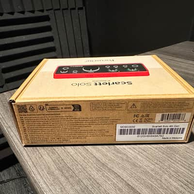 Focusrite Scarlett Solo 4th Gen 2023 - Red image 2
