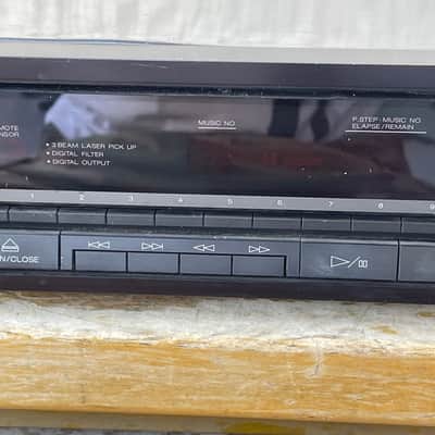 Vintage Akai CD-32 Compact Disc Player For Parts Or Repair 80s - Black image 4