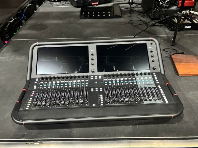 Allen & Heath Avantis Digital Mixing Console w/Dante card, 3 dx168 stage boxes image 1