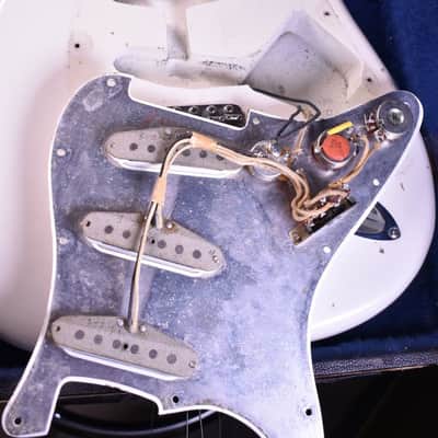 Fender stratocaster 1966 olympic white old refin image 6