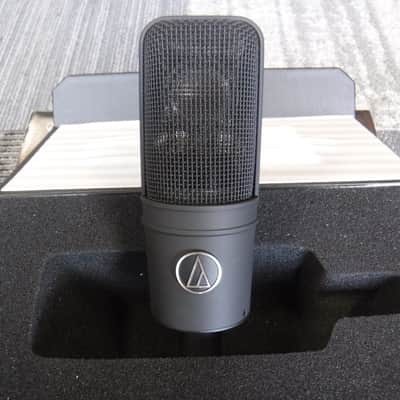 Audio-Technica AT4040 Large Diaphragm Cardioid Condenser Microphone 2010s - Black image 9